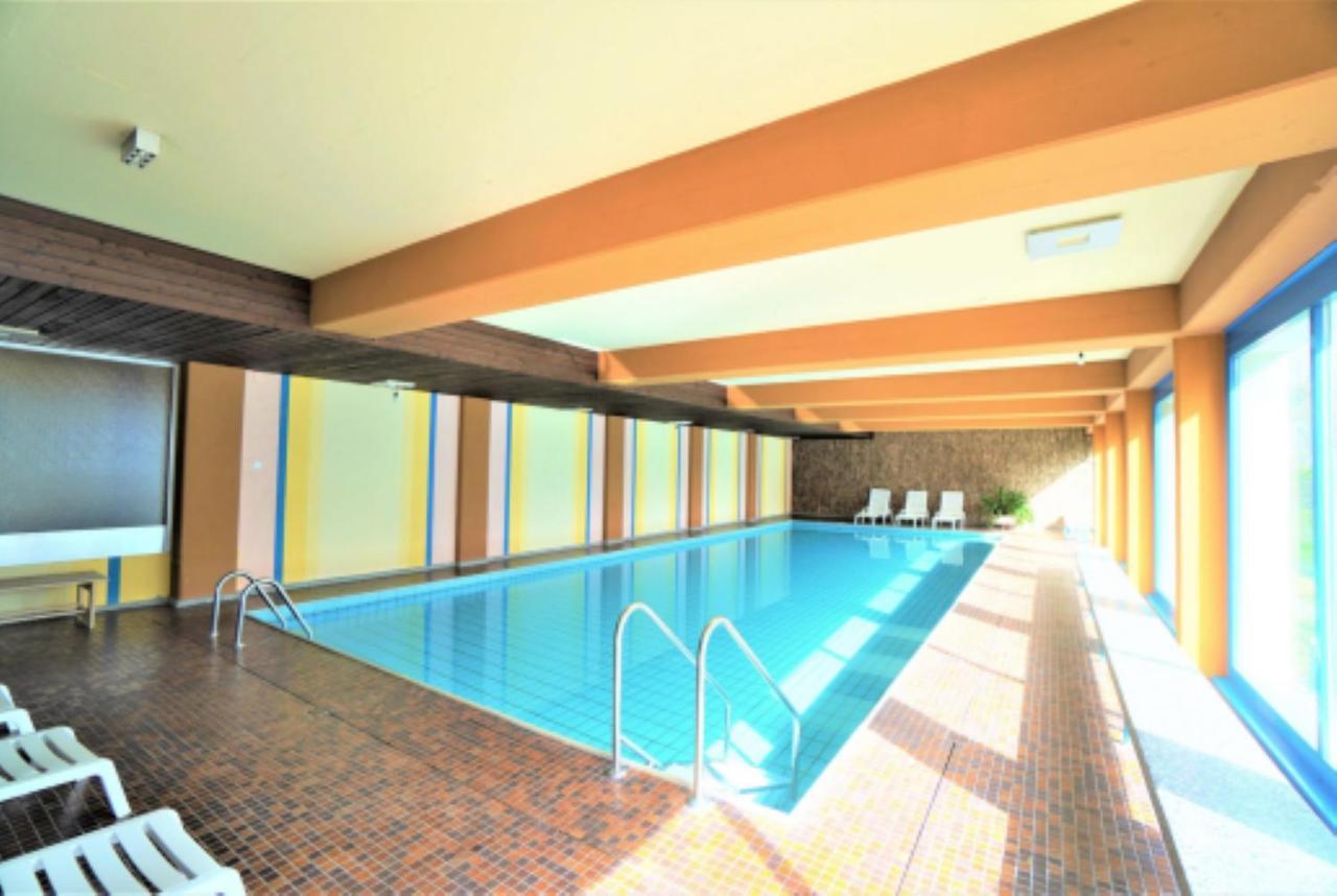 Lovely 1-Bedroom Vacation Studio Apartment With Pool And Sauna Laax Extérieur photo